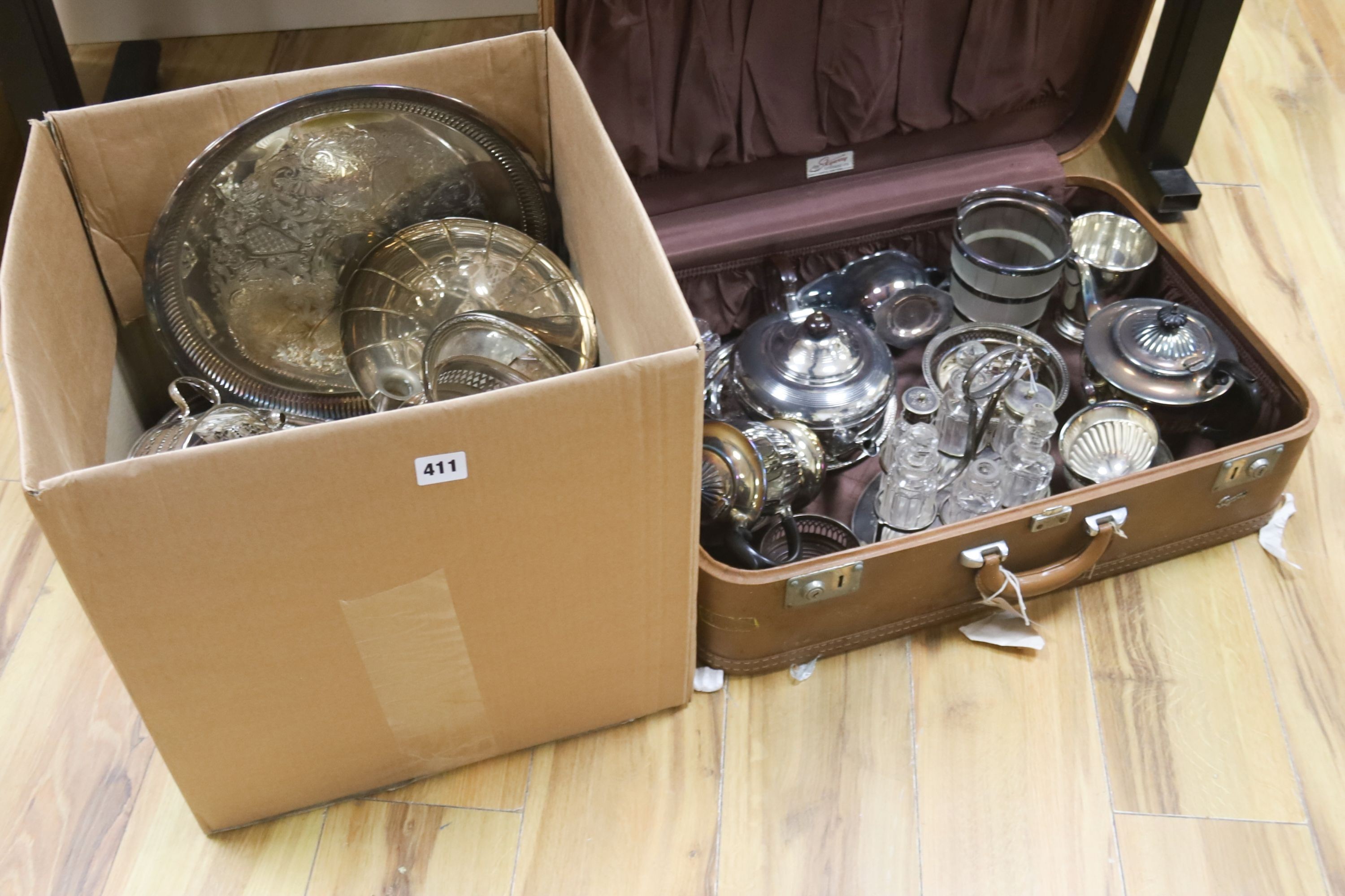 A plated six-bottle crust stand and a quantity of plated wares